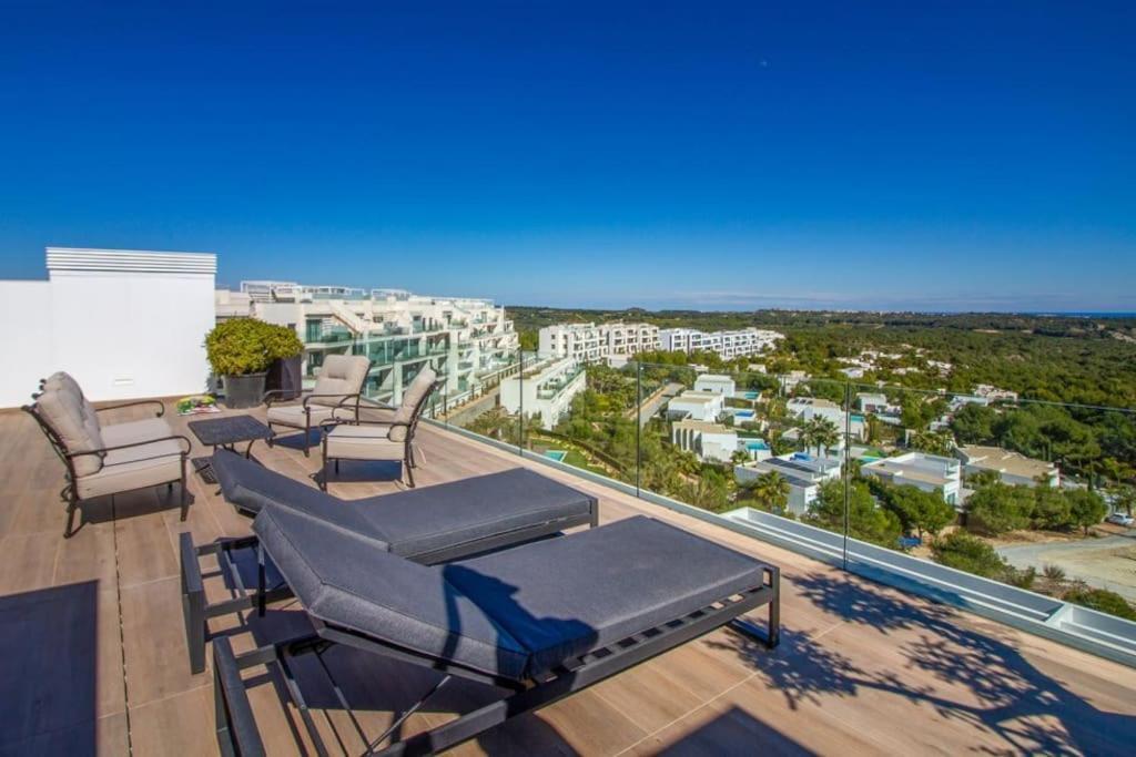 Nispero 11 - Sunny In A Golf Club Colinas * Oriola